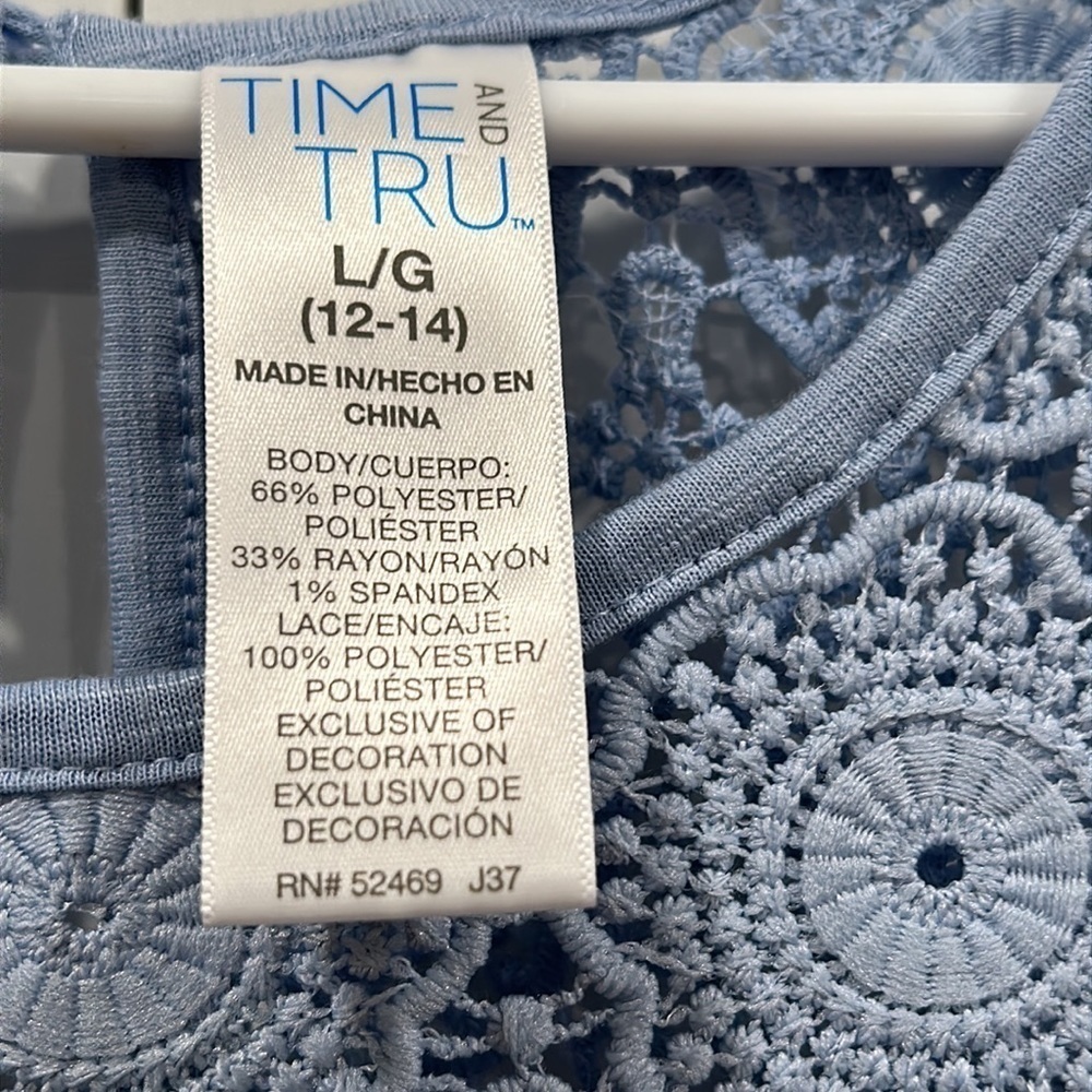 Time and Tru Blue Sleeveless Blouse - Picture 5 of 9